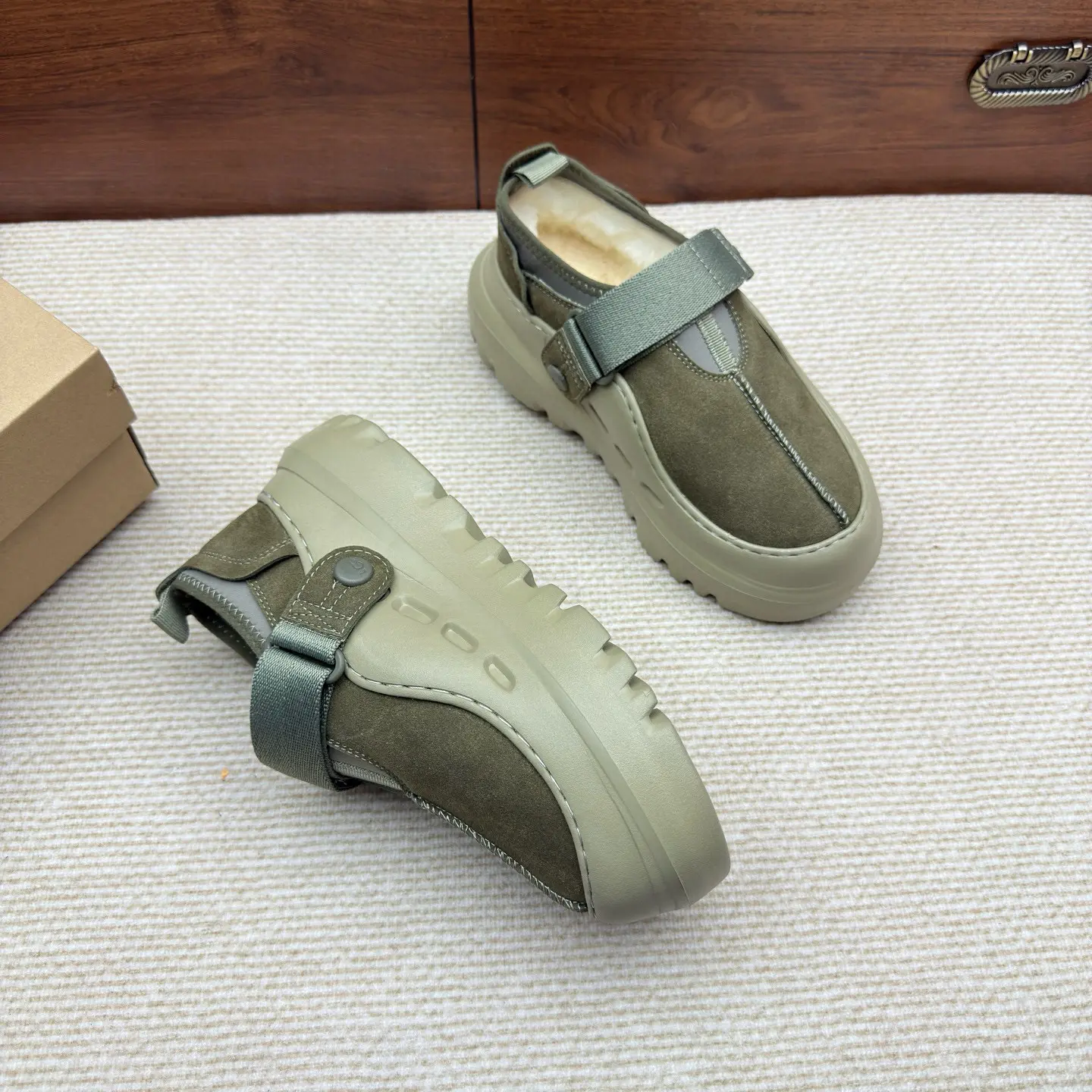 UGG slip-on snow boots factory wholesale 9 UGG slip-on snow boots factory wholesale (9)