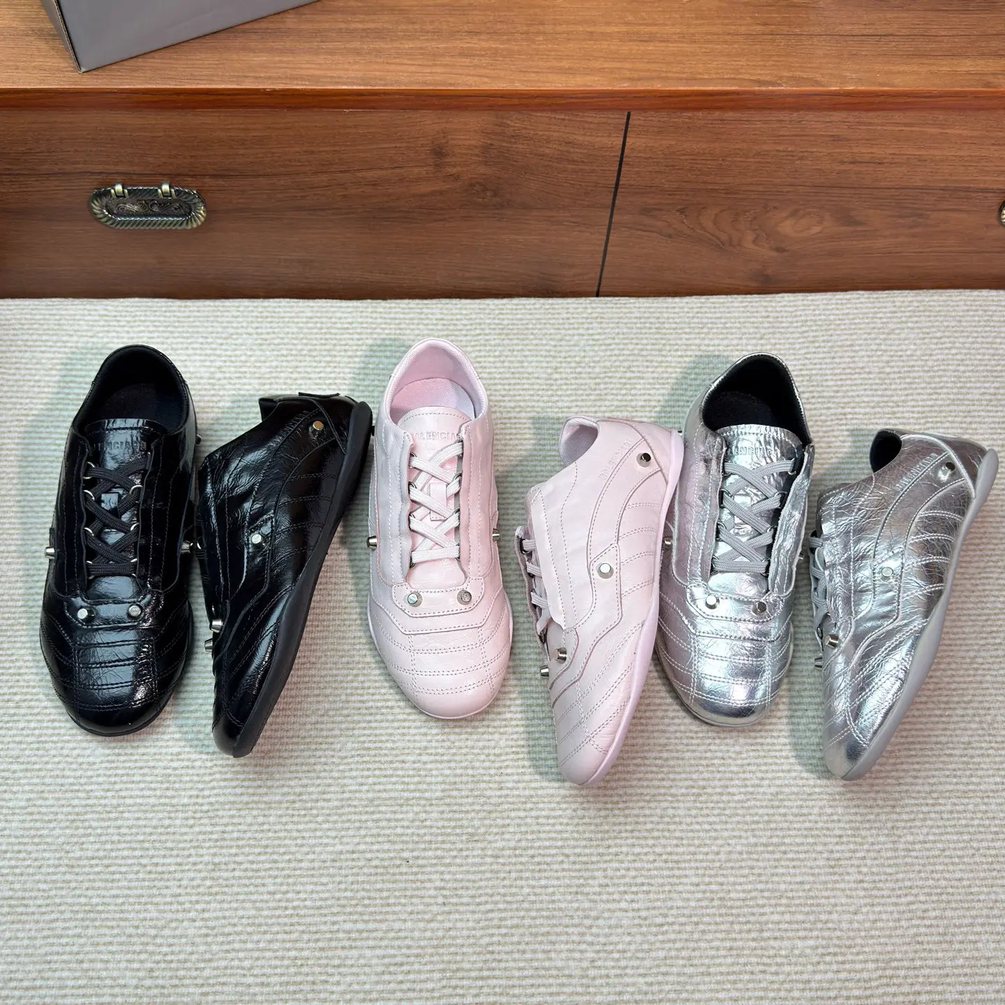 BALENCIAGA New Cowhide Studded Punk Retro Casual Sneakers (2)