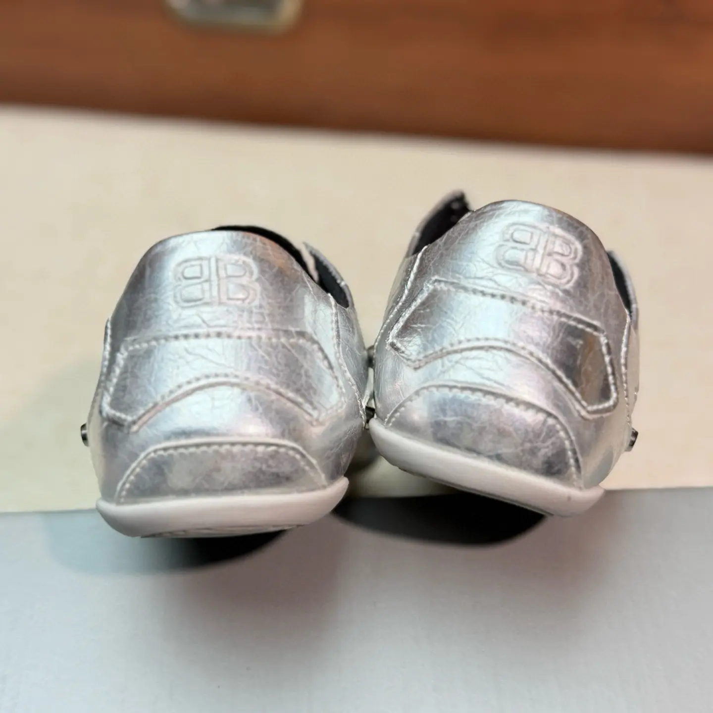 BALENCIAGA New Cowhide Studded Punk Retro Casual Sneakers 23 BALENCIAGA New Cowhide Studded Punk Retro Casual Sneakers (23)