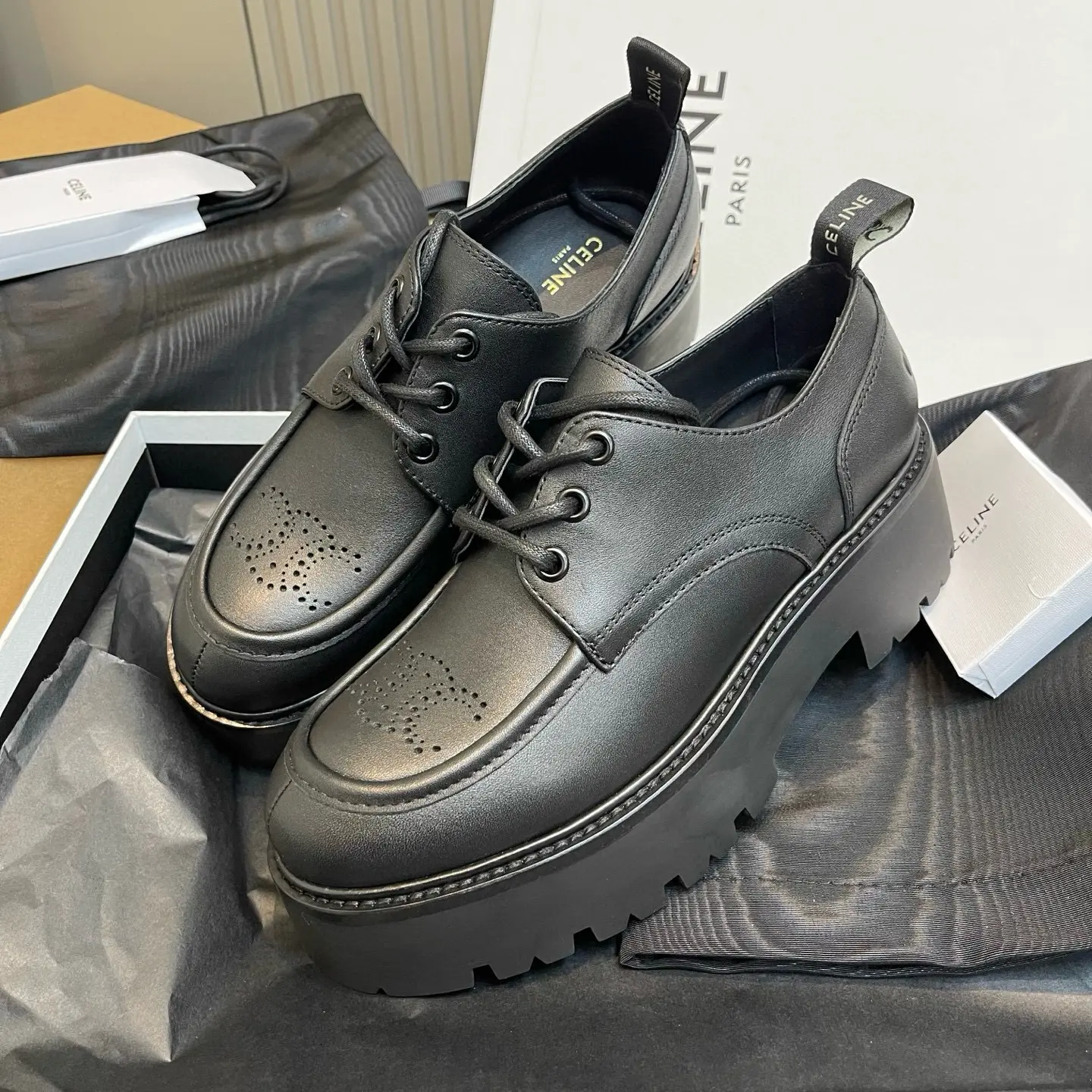 CELINE Autumn New Retro Modern Derby Shoes 17 CELINE Autumn New Retro Modern Derby Shoes (17)