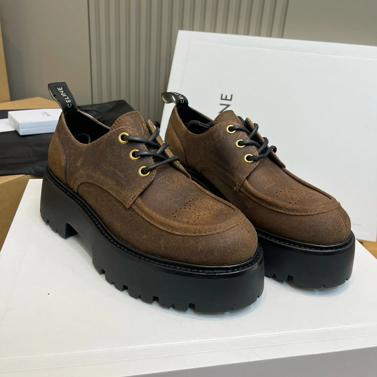 CELINE Autumn New Retro Modern Derby Shoes 4 CELINE Autumn New Retro Modern Derby Shoes (4)