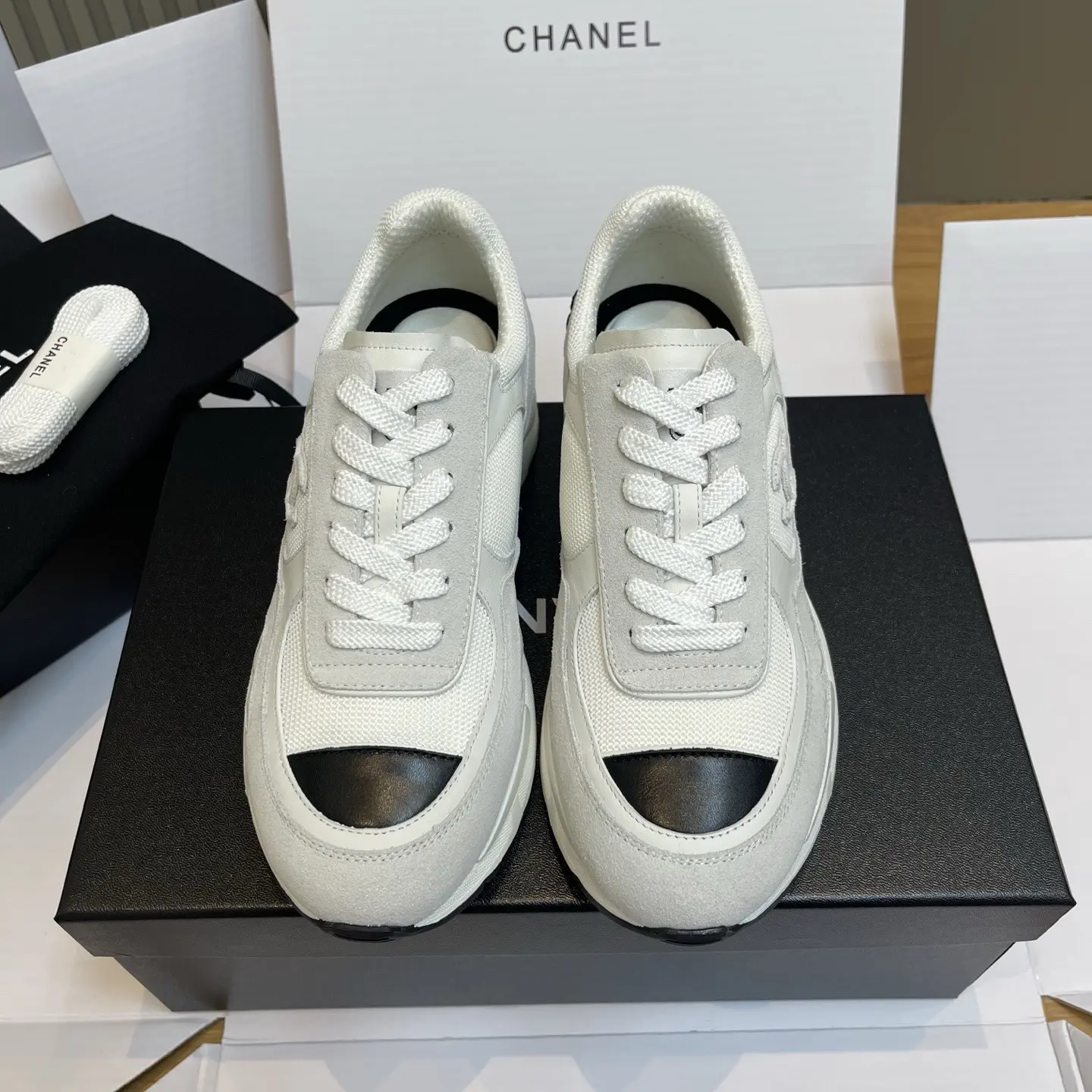 Chanel Low-Heeled Sneakers 4 Chanel Low-Heeled Sneakers (4)