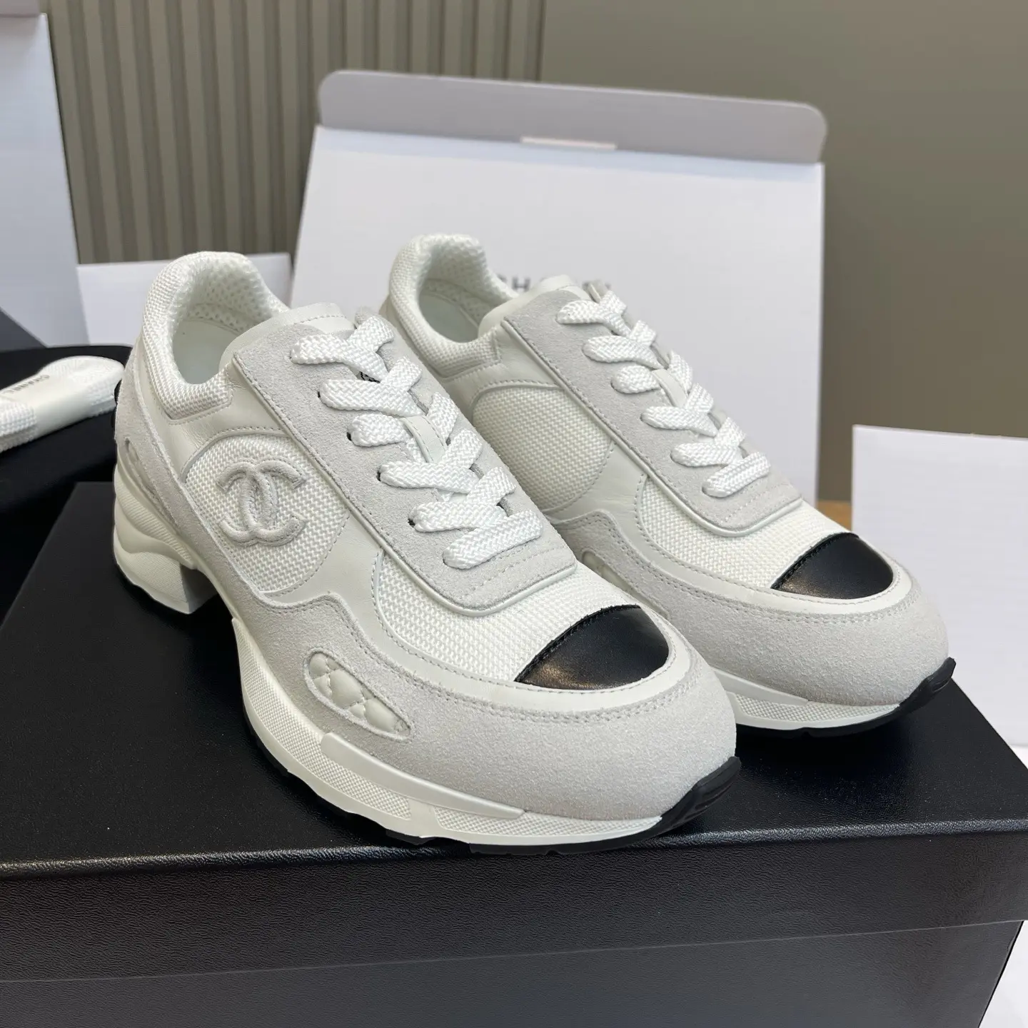 Chanel Low-Heeled Sneakers 5 Chanel Low-Heeled Sneakers (5)