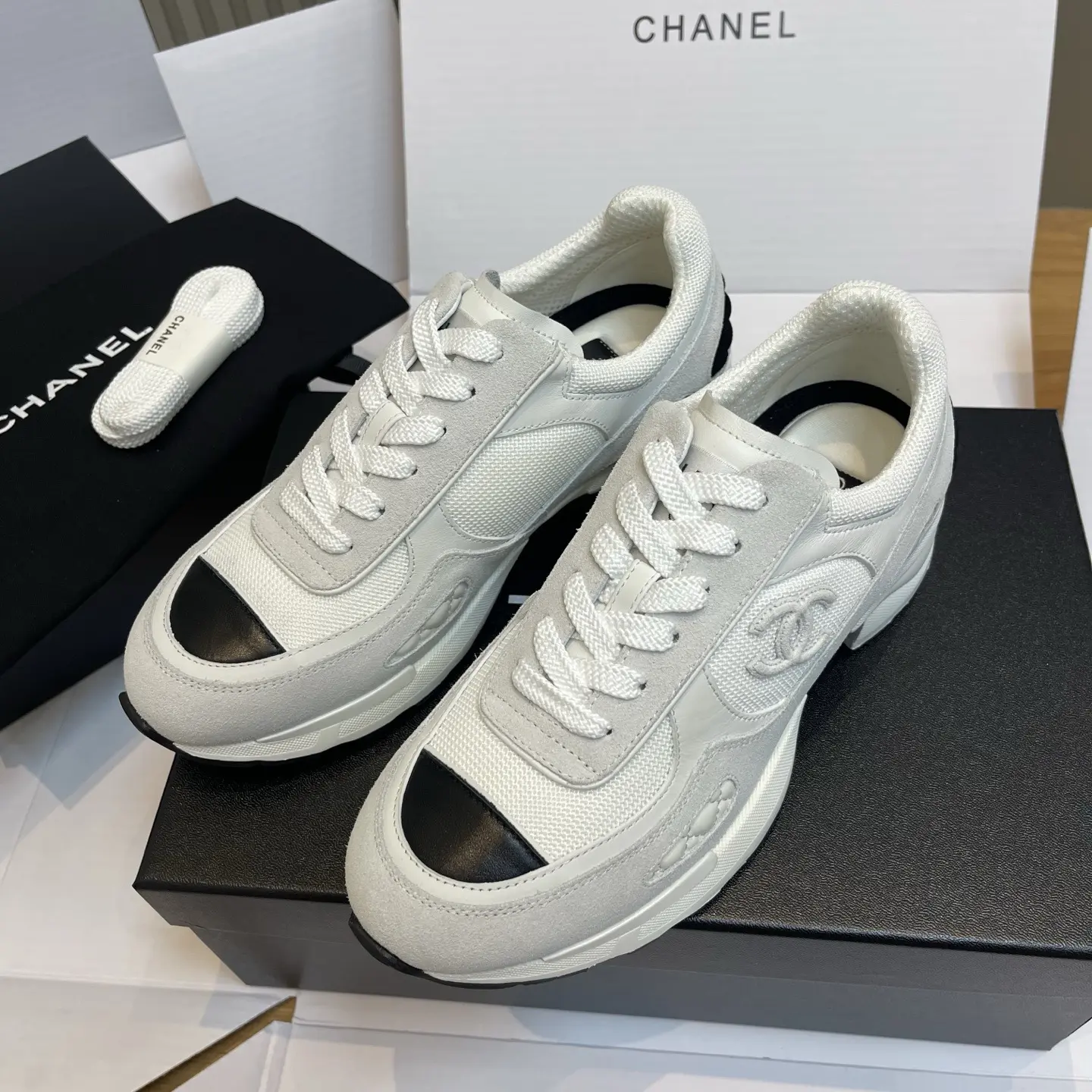 Chanel Low-Heeled Sneakers 6 Chanel Low-Heeled Sneakers (6)