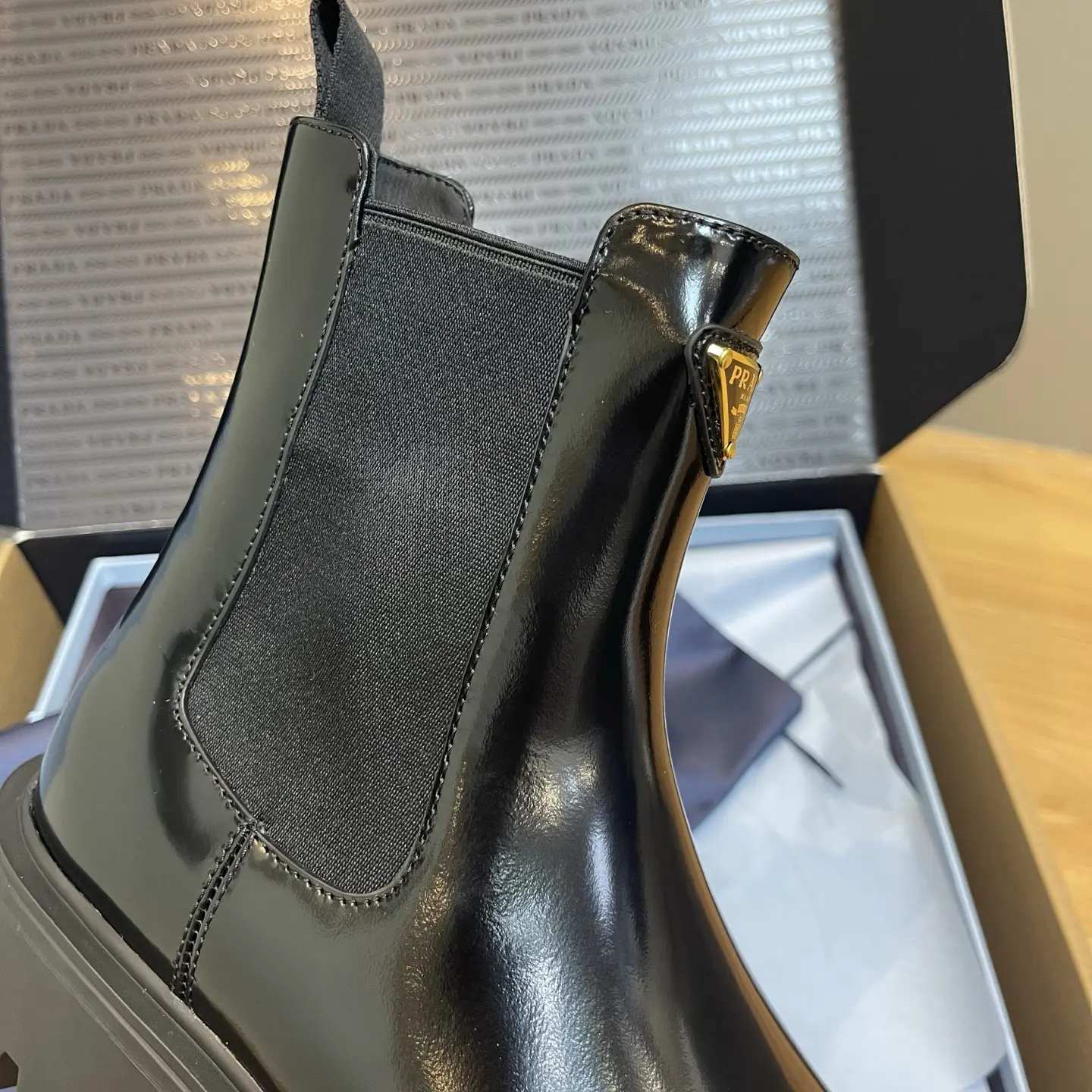 High-quality (personal shopper) PRADA Fall/Winter New Gold Triangle Logo Retro Ankle Boots 15 High-quality (personal shopper) PRADA FallWinter New Gold Triangle Logo Retro Ankle Boots (15)