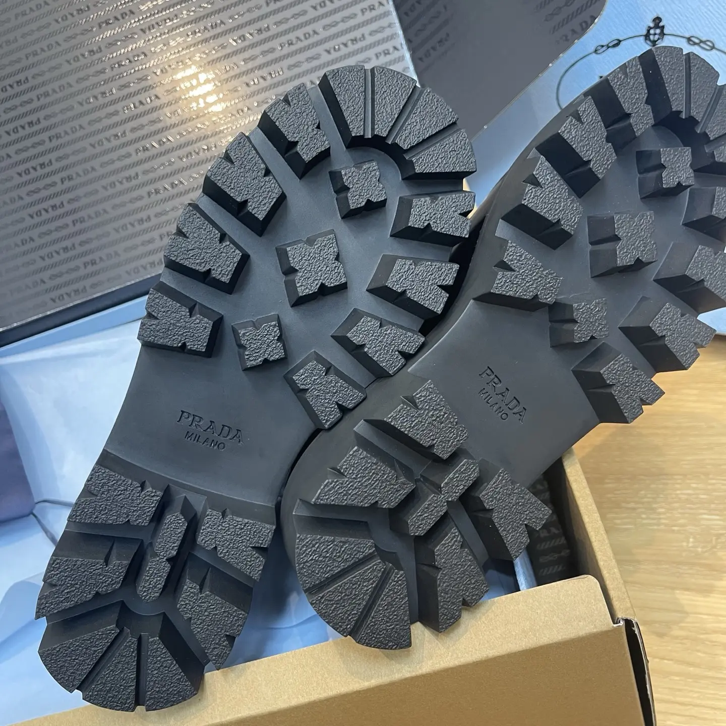 High-quality (personal shopper) PRADA Fall/Winter New Gold Triangle Logo Retro Ankle Boots 9 High-quality (personal shopper) PRADA FallWinter New Gold Triangle Logo Retro Ankle Boots (9)