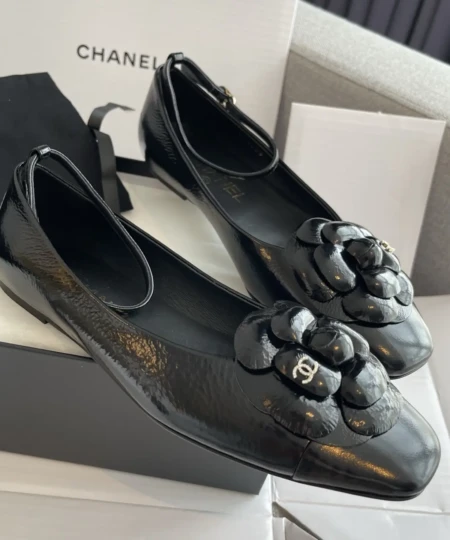 High-quality (personal shopper level) Chanel Camellia Square Toe Flat Mary Janes (4)