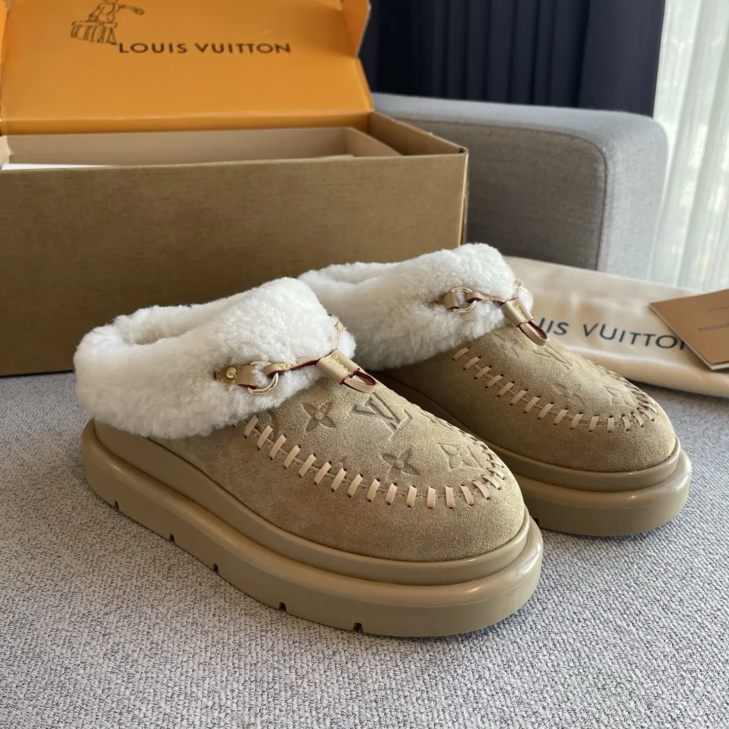 LV Ski's new wool flip-flops 14 LV Ski's new wool flip-flops (14)