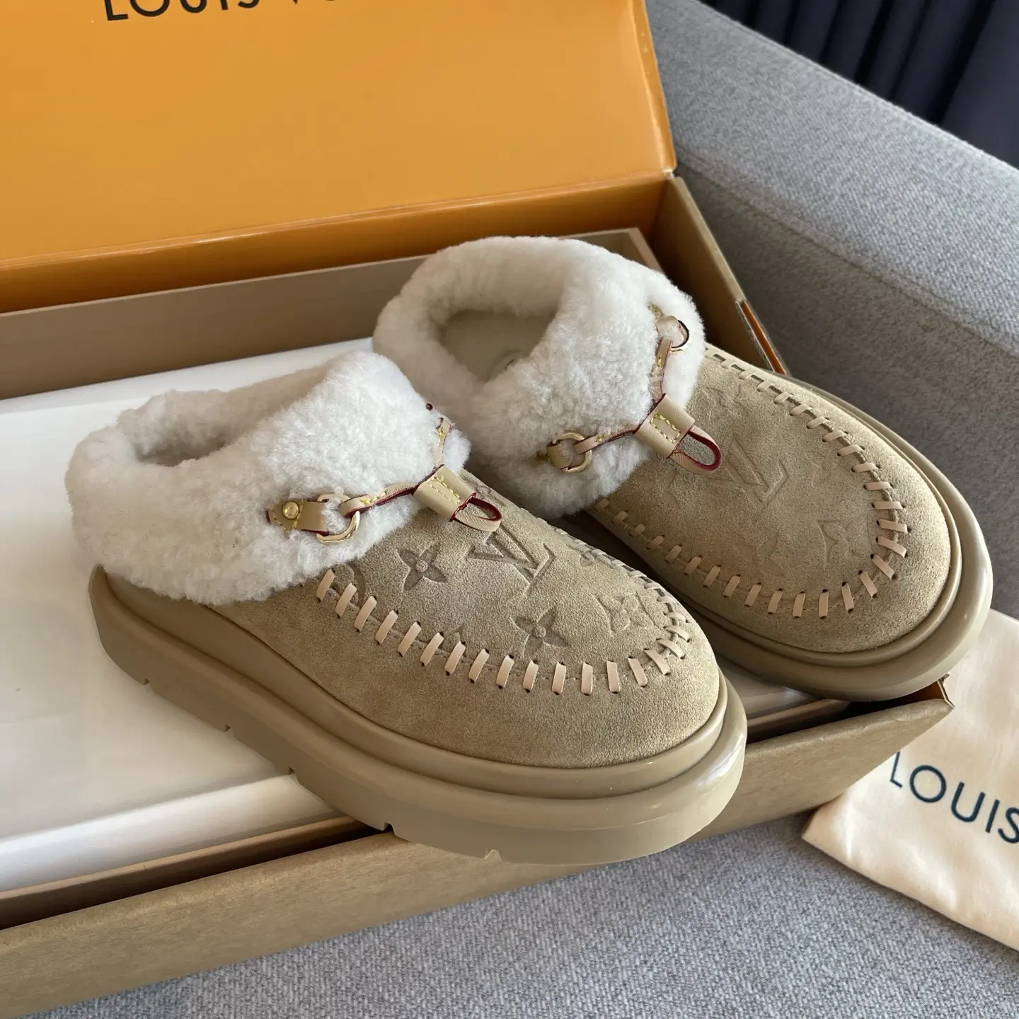 LV Ski's new wool flip-flops 16 LV Ski's new wool flip-flops (16)