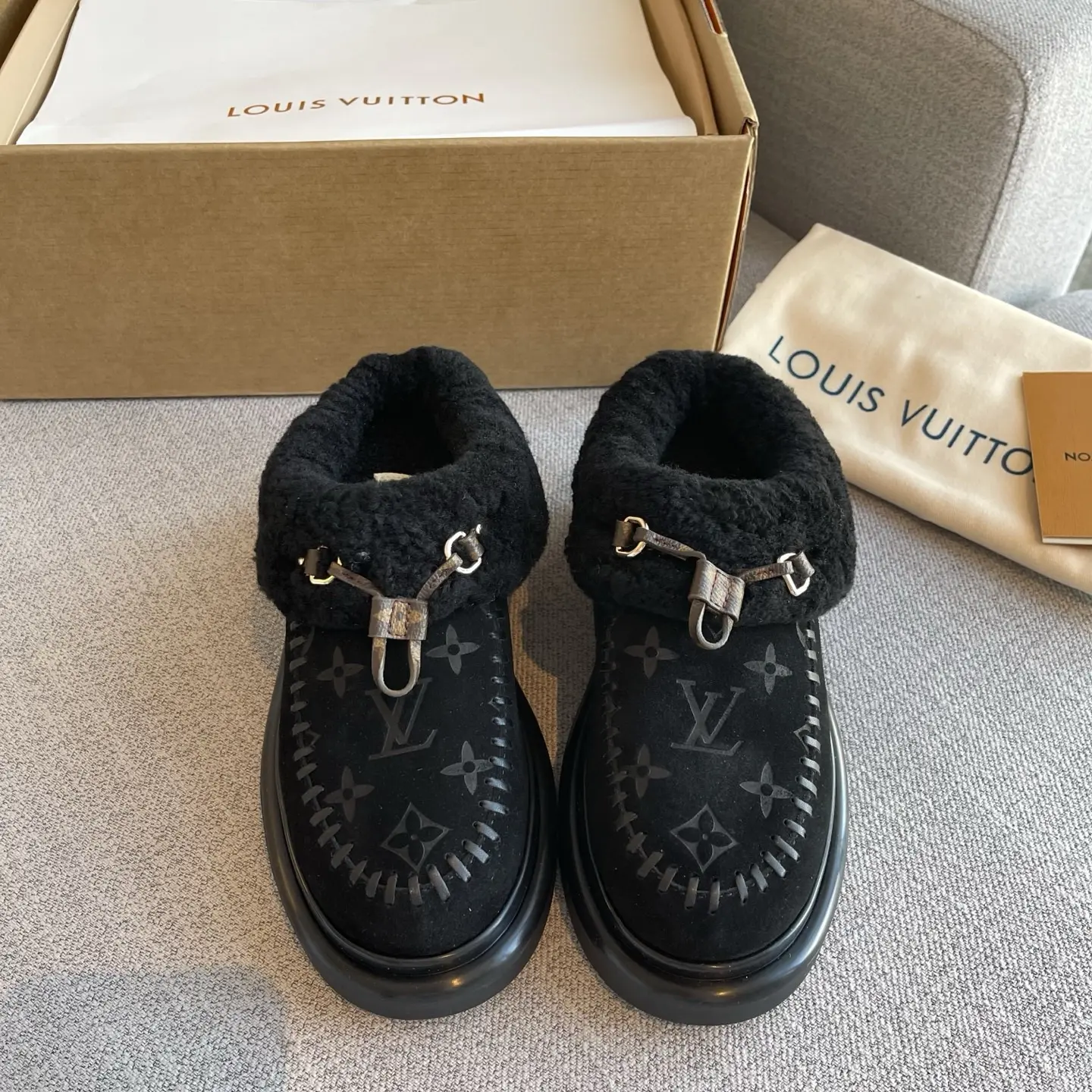 LV Ski's new wool flip-flops 22 LV Ski's new wool flip-flops (22)