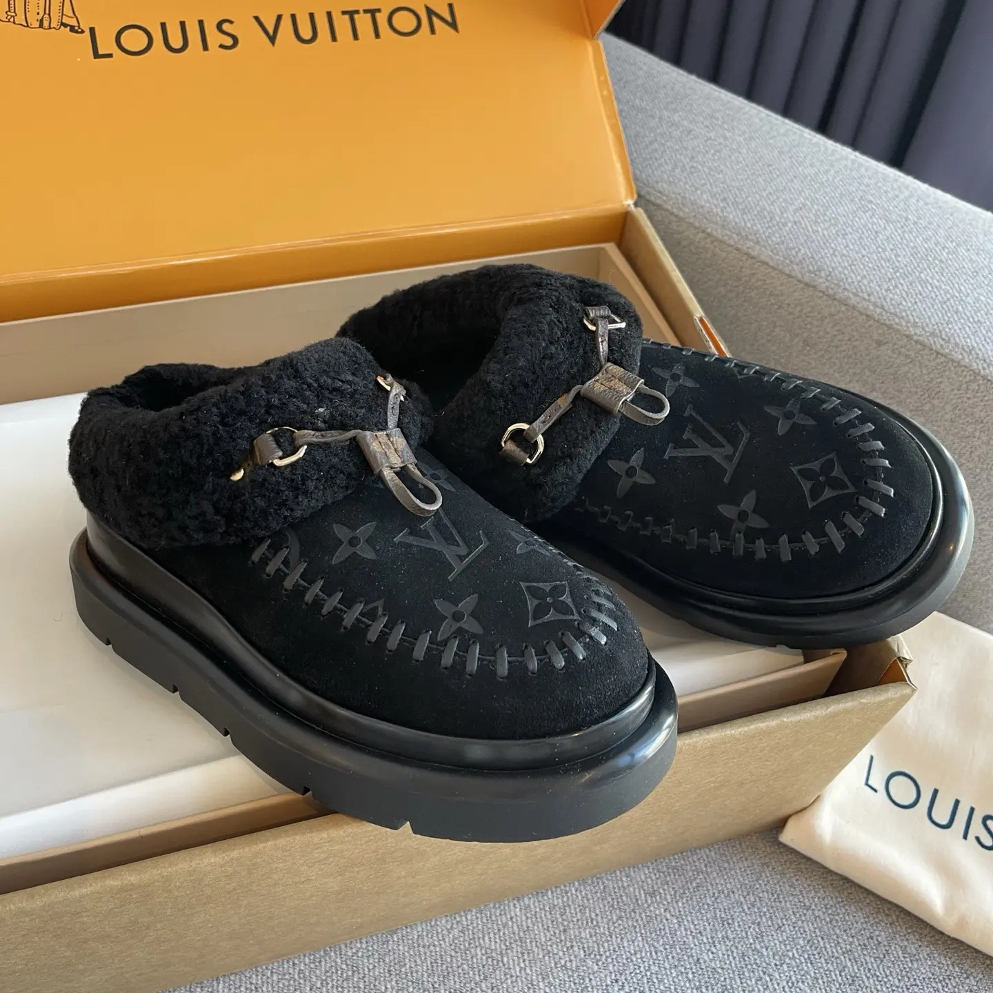 LV Ski's new wool flip-flops 25 LV Ski's new wool flip-flops (25)