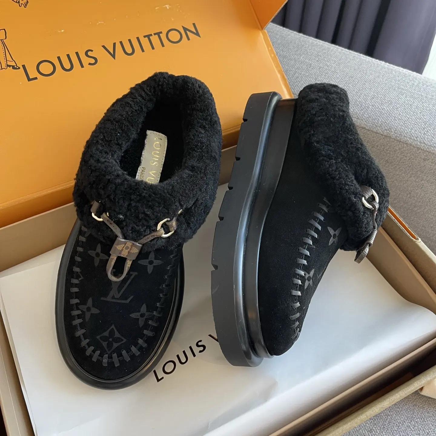 LV Ski's new wool flip-flops 26 LV Ski's new wool flip-flops (26)