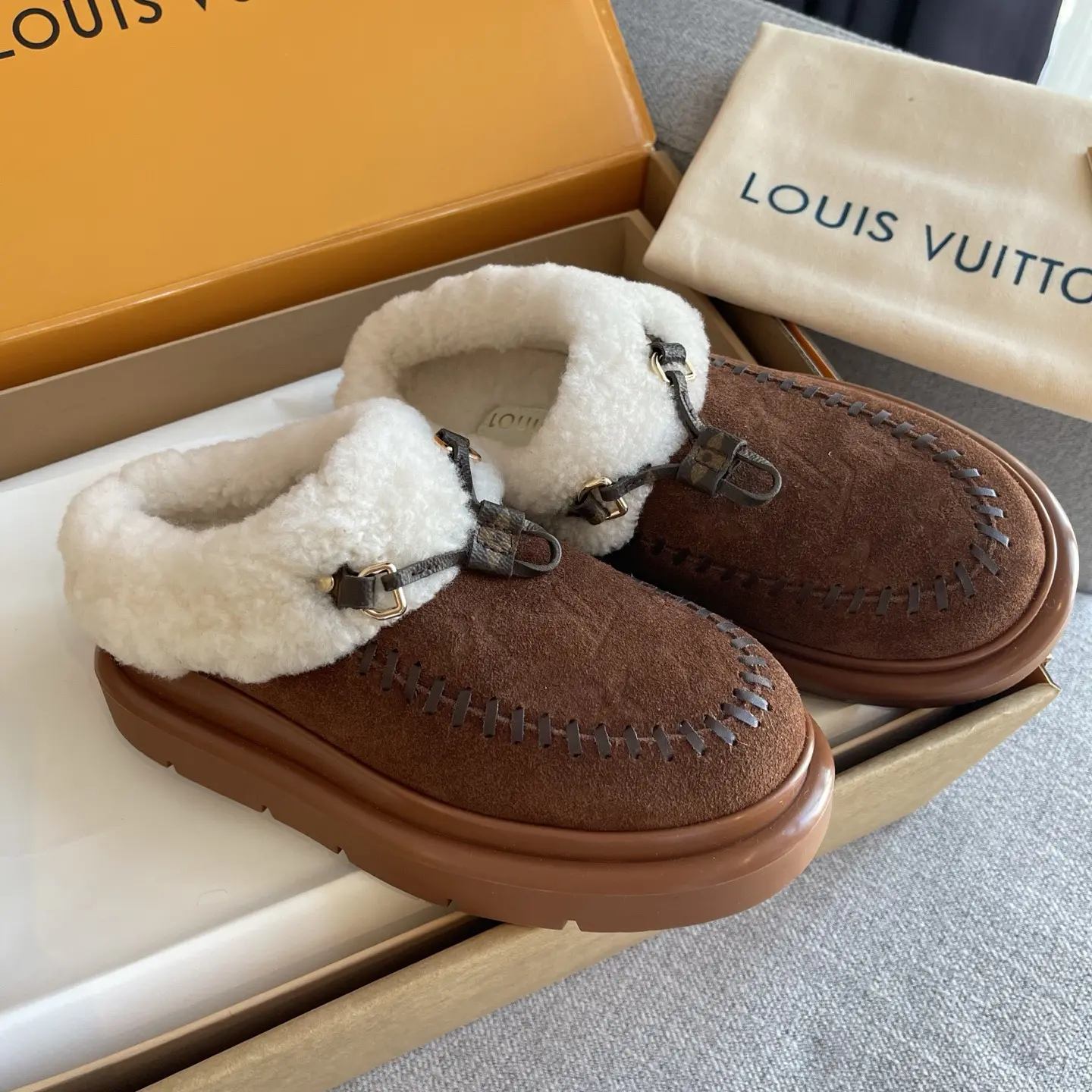 LV Ski's new wool flip-flops 7 LV Ski's new wool flip-flops (7)