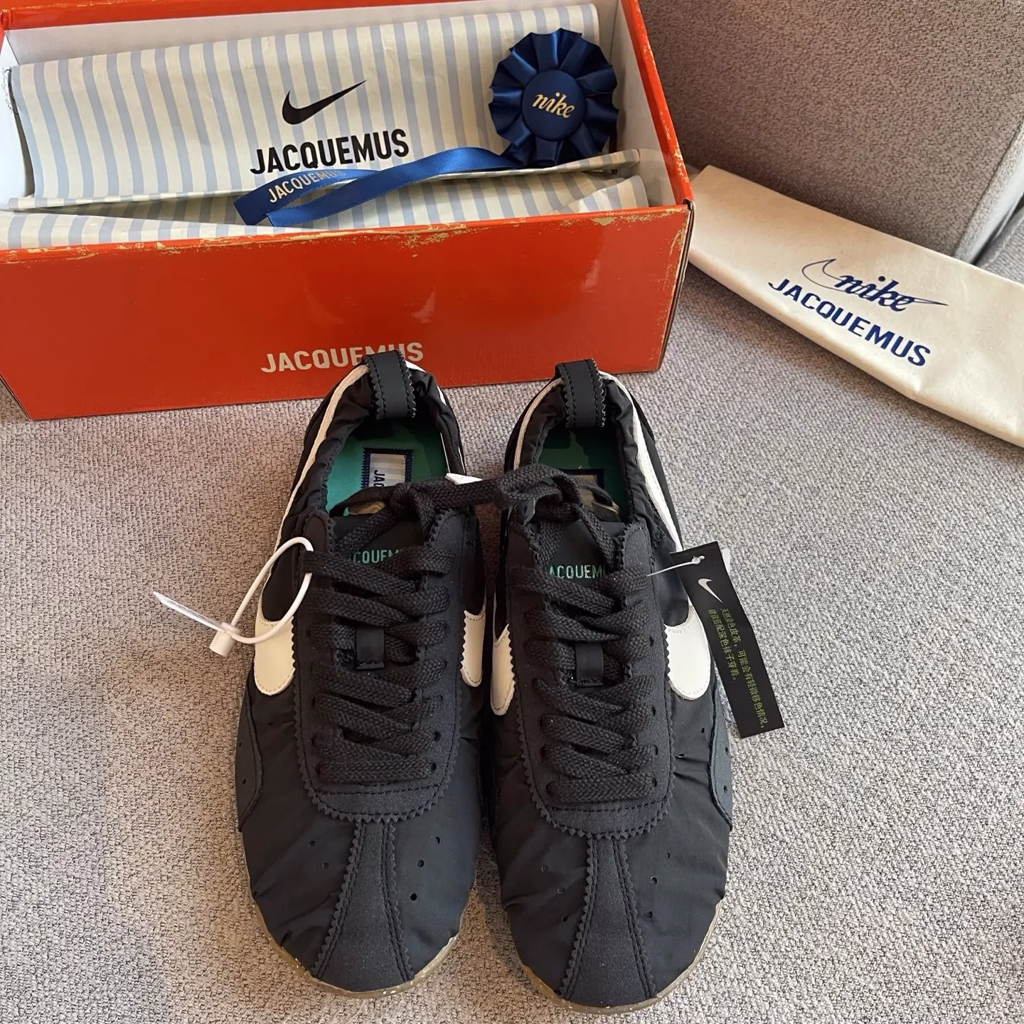 Nike Moon Shoe x Jacquemus collaboration casual shoes 22 Nike Moon Shoe x Jacquemus collaboration casual shoes (22)