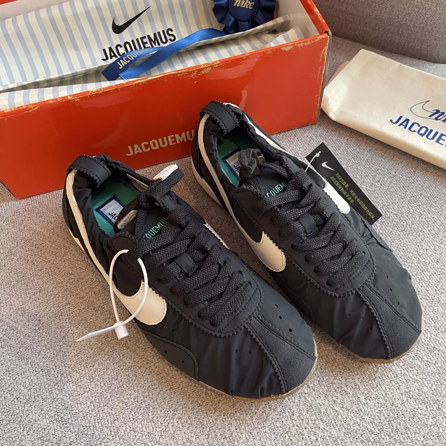 Nike Moon Shoe x Jacquemus collaboration casual shoes 23 Nike Moon Shoe x Jacquemus collaboration casual shoes (23)