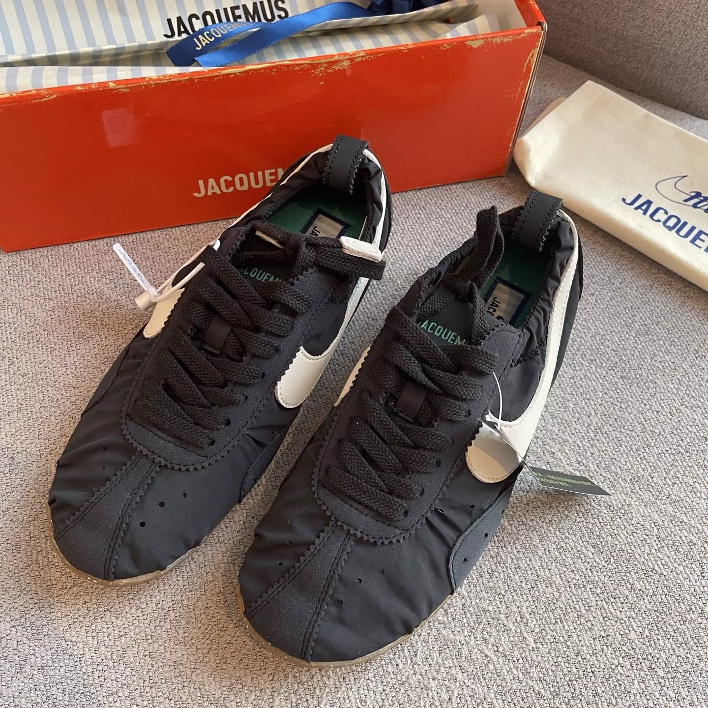 Nike Moon Shoe x Jacquemus collaboration casual shoes 24 Nike Moon Shoe x Jacquemus collaboration casual shoes (24)