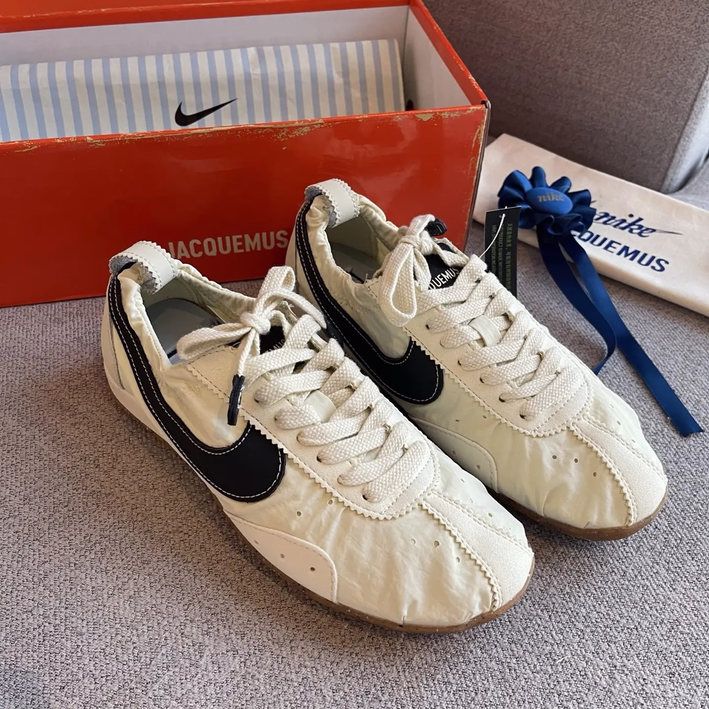 Nike Moon Shoe x Jacquemus collaboration casual shoes 5 Nike Moon Shoe x Jacquemus collaboration casual shoes (5)