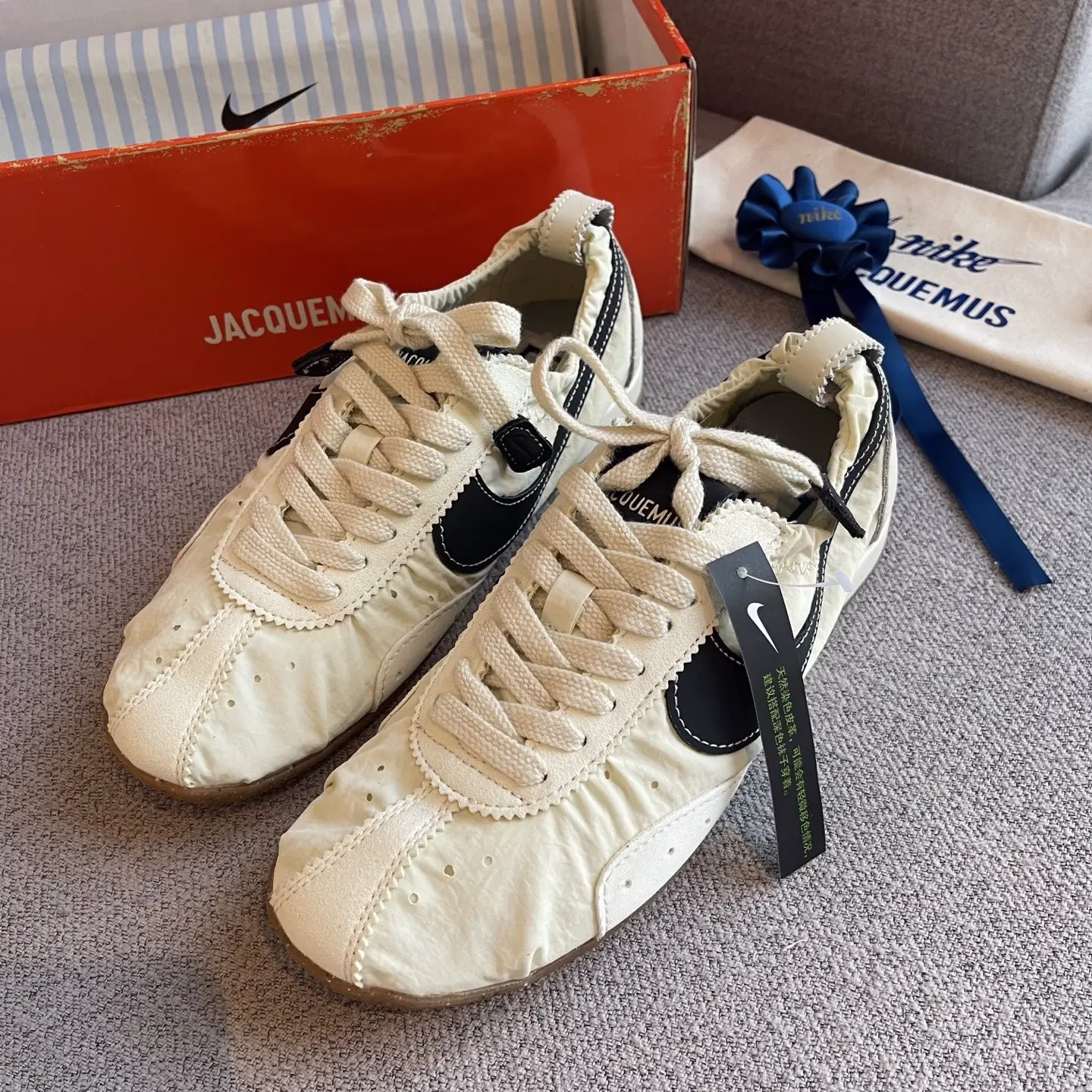 Nike Moon Shoe x Jacquemus collaboration casual shoes 6 Nike Moon Shoe x Jacquemus collaboration casual shoes (6)