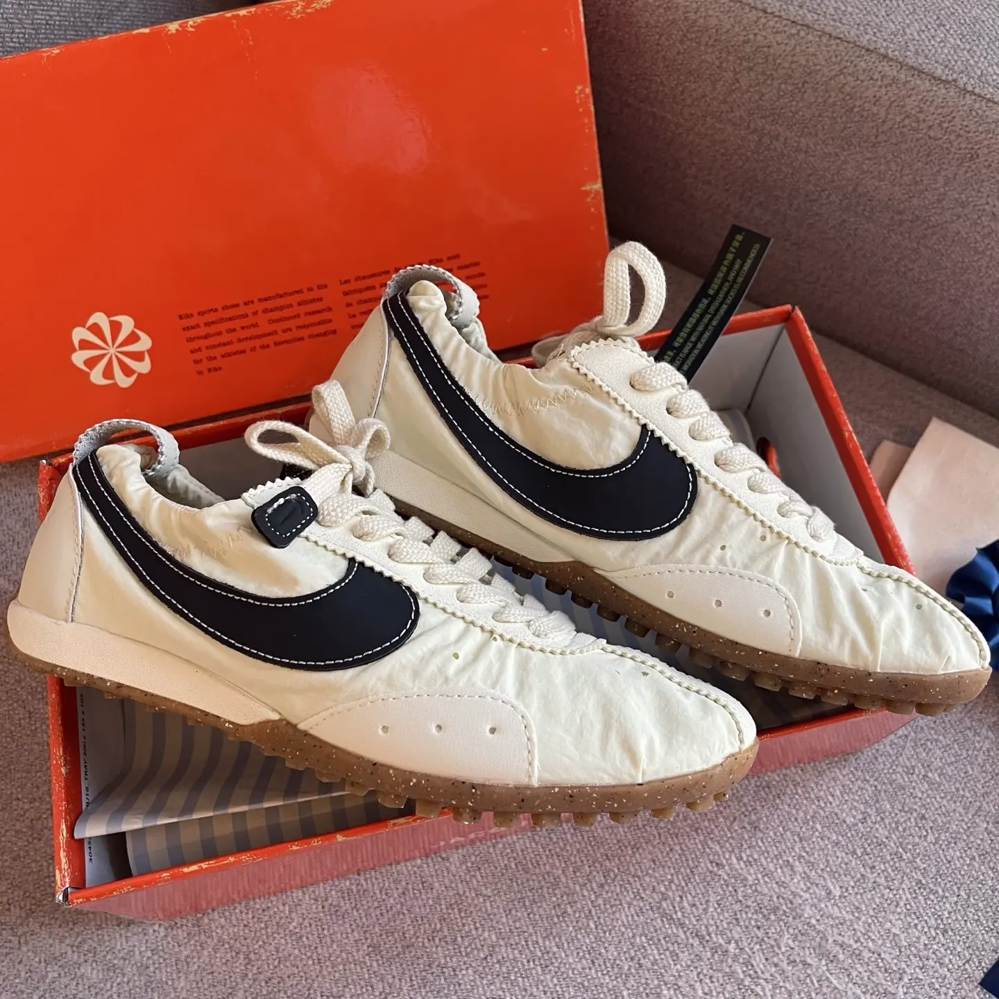 Nike Moon Shoe x Jacquemus collaboration casual shoes 9 Nike Moon Shoe x Jacquemus collaboration casual shoes (9)