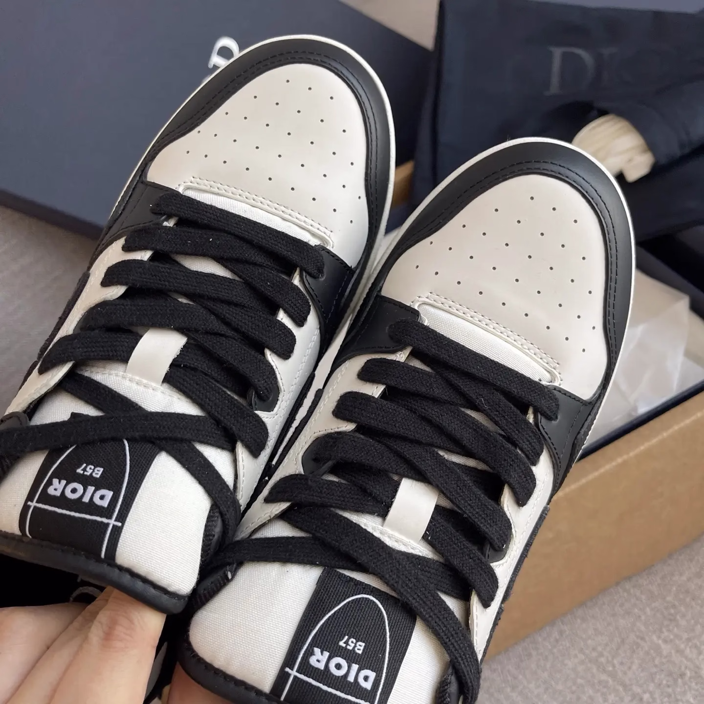 Reseller Grade Dior B57 Dribble Men's Low-Top Sneakers 27 Reseller Grade Dior B57 Dribble Men's Low-Top Sneakers (27)