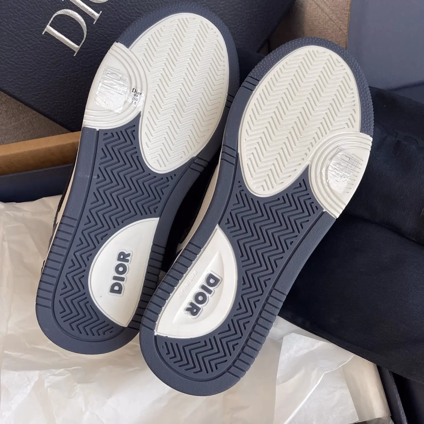 Reseller Grade Dior B57 Dribble Men's Low-Top Sneakers 47 Reseller Grade Dior B57 Dribble Men's Low-Top Sneakers (47)