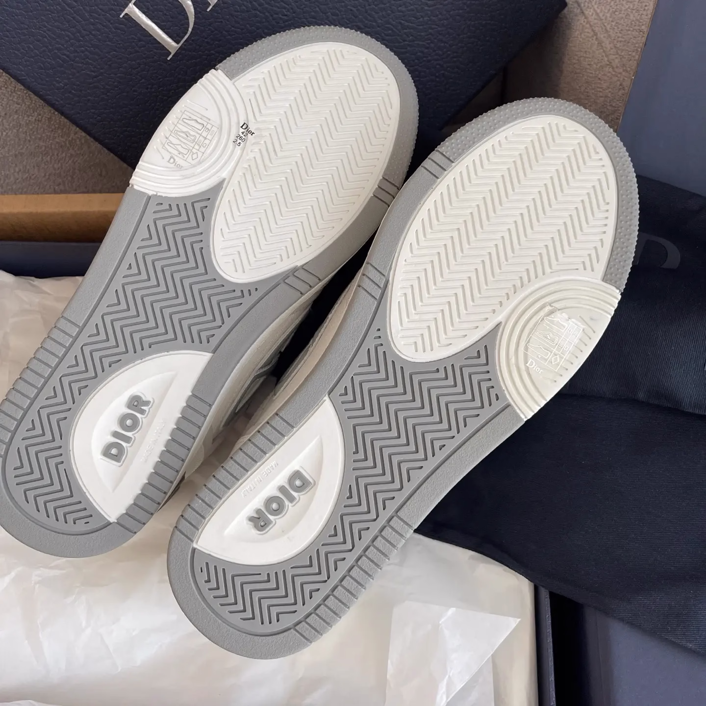 Reseller Grade Dior B57 Dribble Men's Low-Top Sneakers 65 Reseller Grade Dior B57 Dribble Men's Low-Top Sneakers (65)