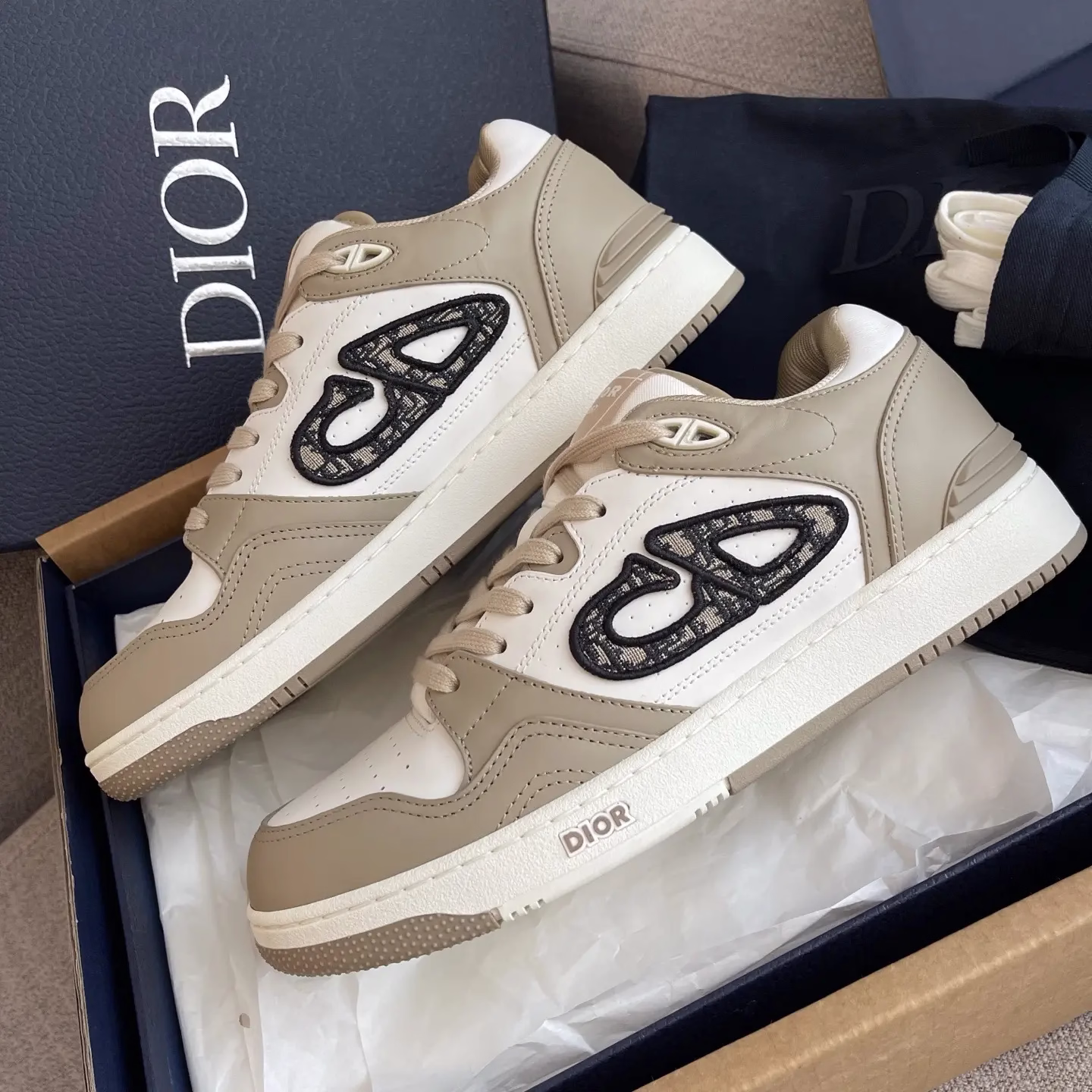 Reseller Grade Dior B57 Dribble Men's Low-Top Sneakers 8 Reseller Grade Dior B57 Dribble Men's Low-Top Sneakers (8)