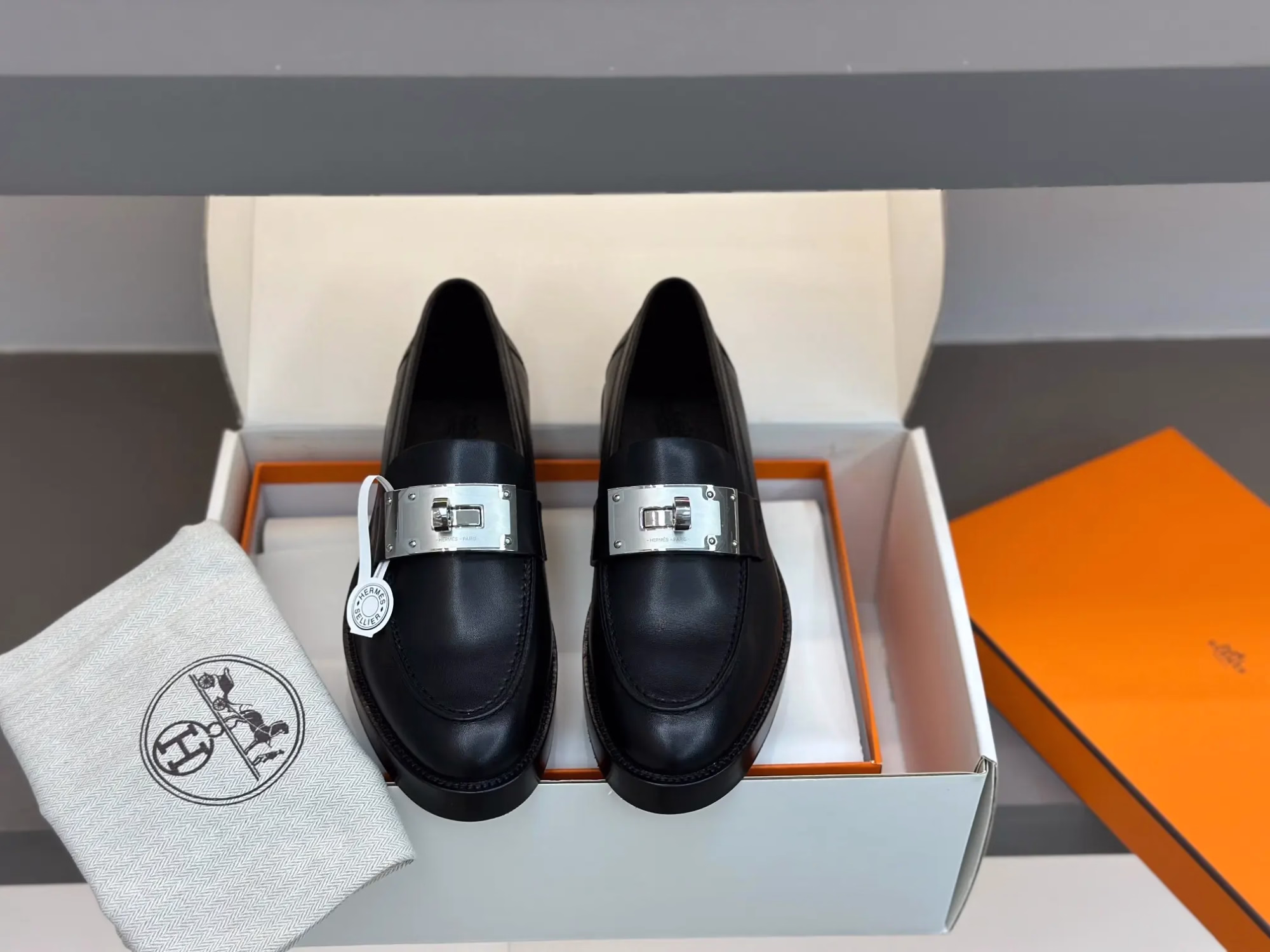 Top-tier replica Hermes Kelly loafers (2)