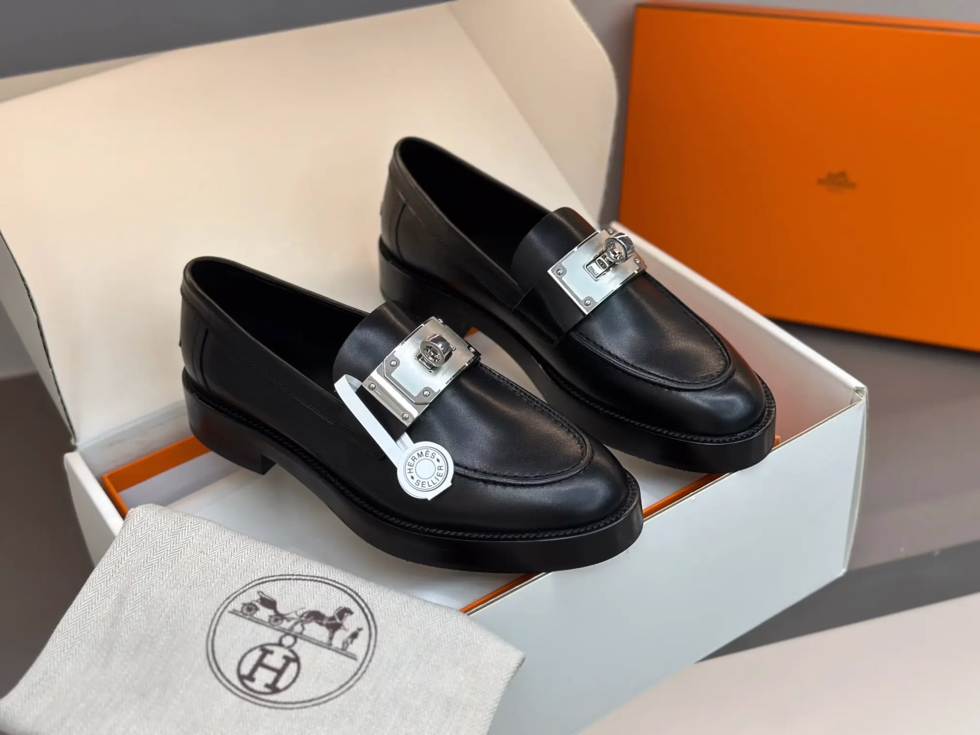 Top-tier replica Hermes Kelly loafers 3 Top-tier replica Hermes Kelly loafers (3)