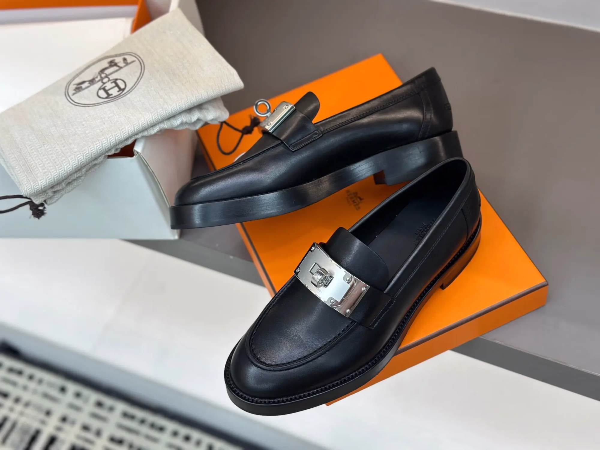 Top-tier replica Hermes Kelly loafers 4 Top-tier replica Hermes Kelly loafers (4)