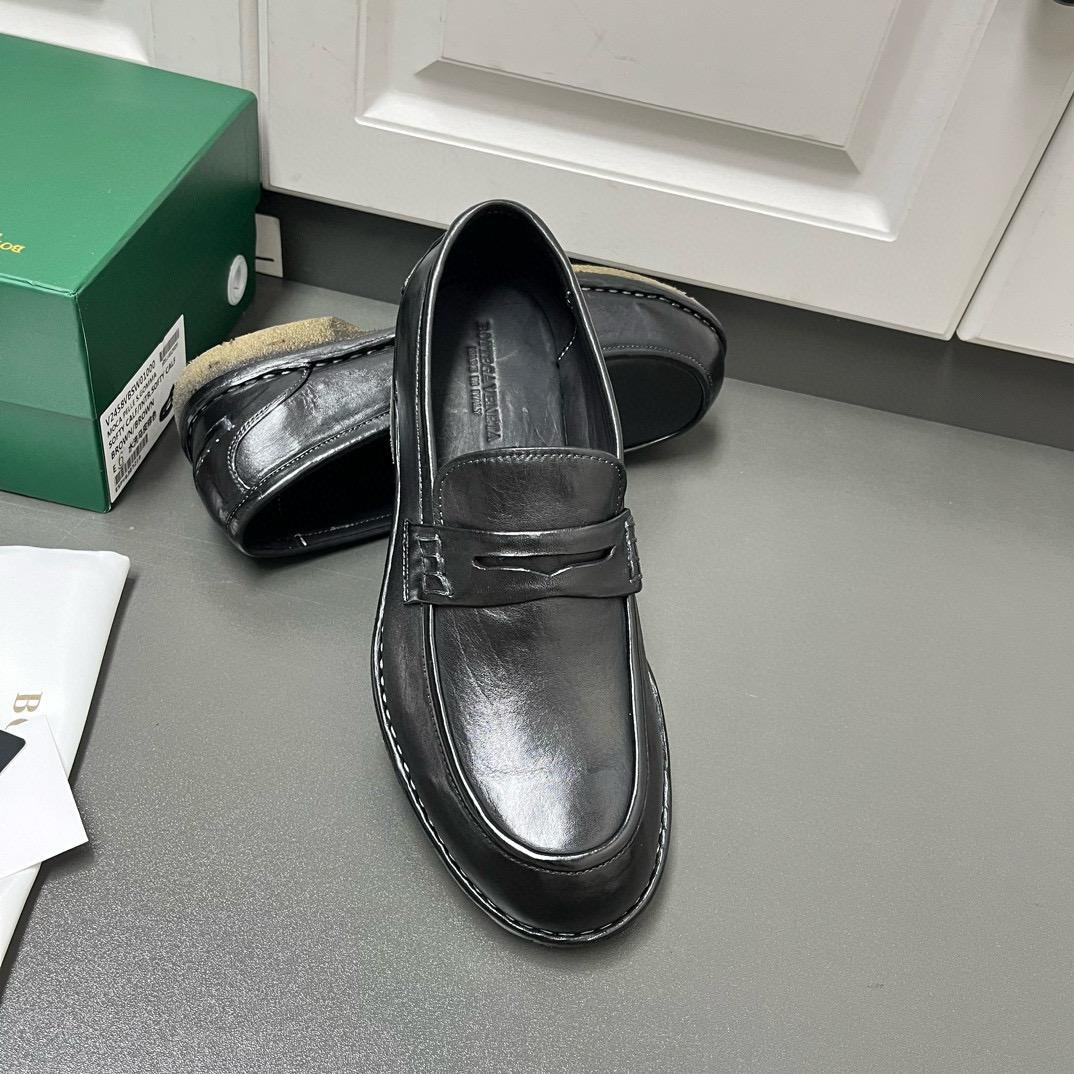 Valentino Shoes Replica Dubai 2 图片