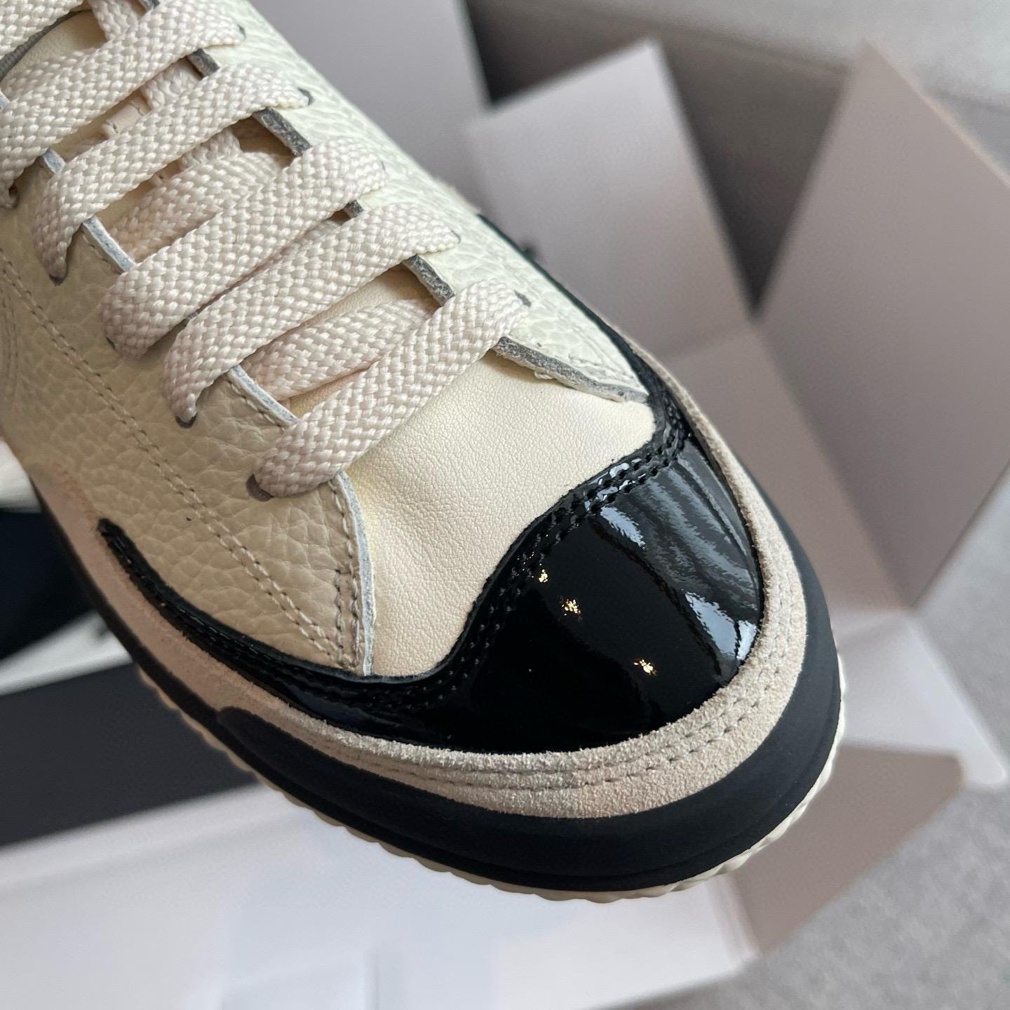 Super Max Perfect Replica Shoes 5 图片